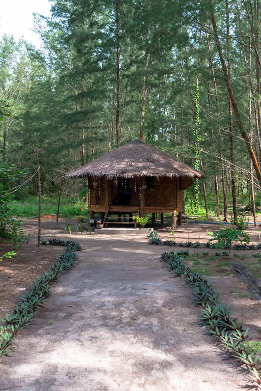 ホテルTawan Bar And Bungalow Ko Phra Thong エクステリア 写真