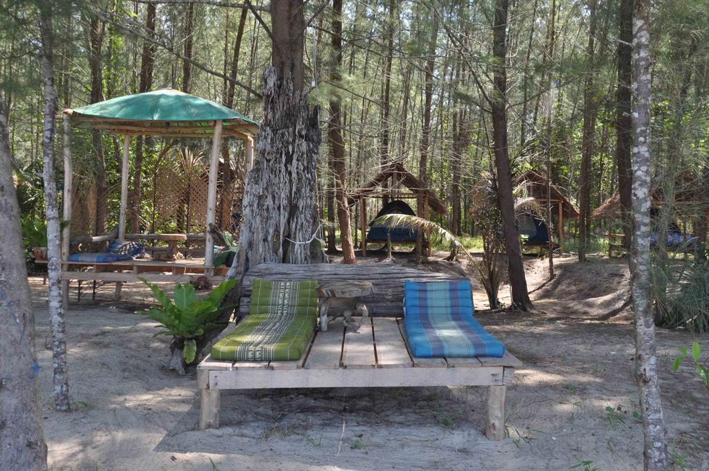 ホテルTawan Bar And Bungalow Ko Phra Thong エクステリア 写真