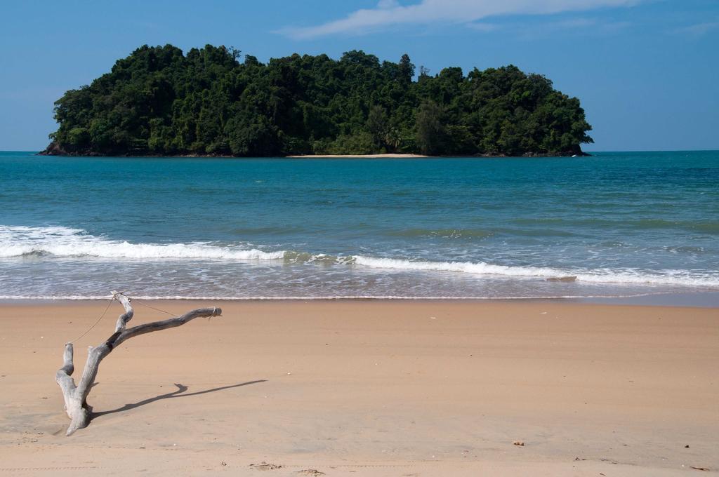 ホテルTawan Bar And Bungalow Ko Phra Thong エクステリア 写真