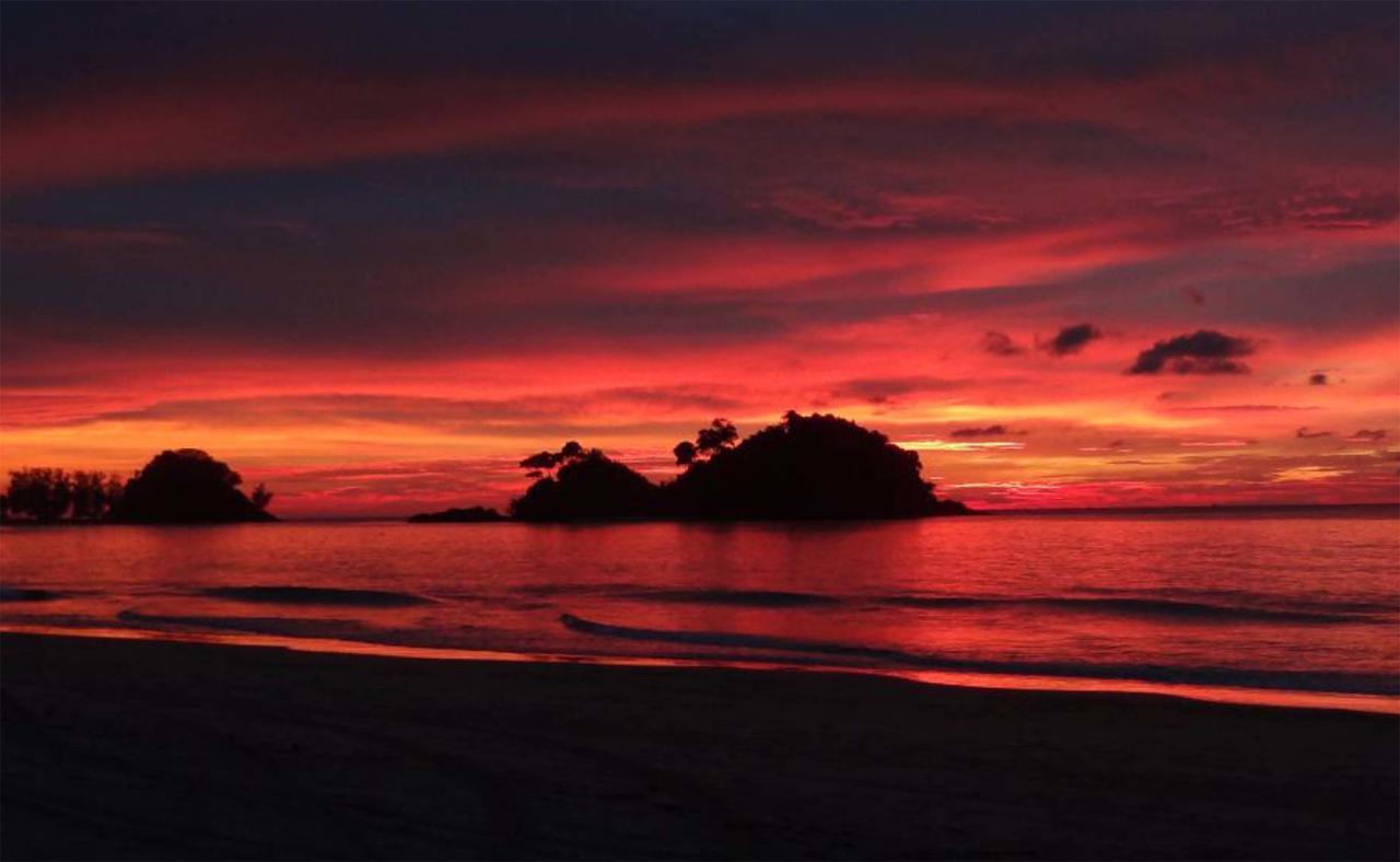 ホテルTawan Bar And Bungalow Ko Phra Thong エクステリア 写真